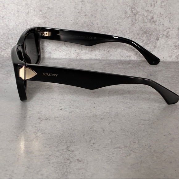 Burberry BE4443 3001/87 Black Rectangular Sunglasses 55□20 – New - Picture 6 of 11
